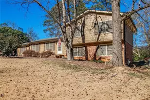 1733 Lamancha Dr, Lawrenceville, GA 30044 - Photo 2