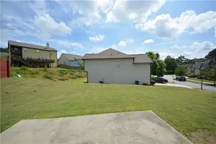 829 Still Hill Ln, Lawrenceville, GA 30045 - Photo 4