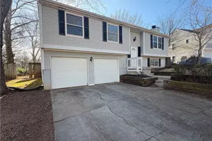 10415 Plantation Bridge Dr, Alpharetta, GA 30022 - Photo 2