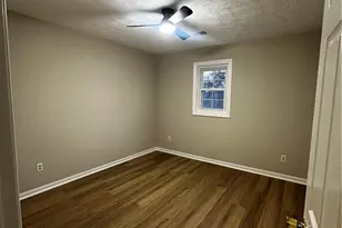 6160 Shoreland Cir, Buford, GA 30518 - Photo 8