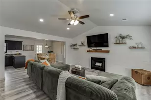 632 Hidden Springs Ct, Sugar Hill, GA 30518 - Photo 4