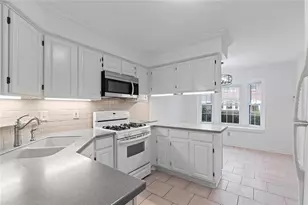 103 Mary Gay Ct, Decatur, GA 30030 - Photo 2