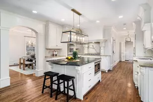 8915 Huntcliff Lake Ct, Sandy Springs, GA 30350 - Photo 16