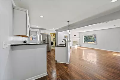 240 W Lake Drive NW, Atlanta, GA 30314 - Photo 8