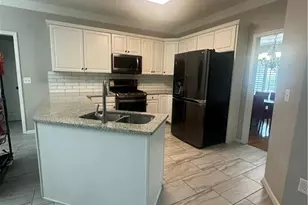 1485 Oglethorpe Run Ln, Suwanee, GA 30024 - Photo 2