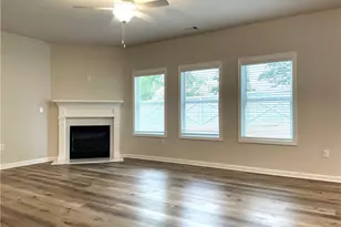 434 Fox Crk Dr, Braselton, GA 30517 - Photo 2