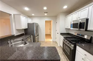 523 Oakview Dr, Dallas, GA 30157 - Photo 2