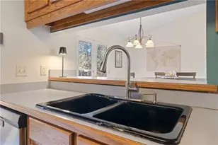 233 Sharney Ln NE, Kennesaw, GA 30144 - Photo 16