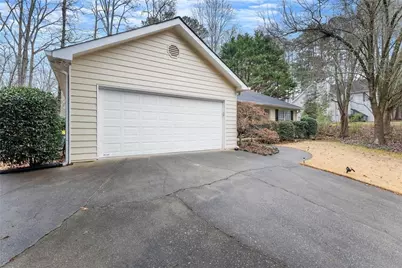 8450 Emerald Pointe Lane, Gainesville, GA 30506 - Photo 2