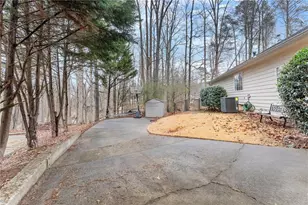 8450 Emerald Pointe Ln, Gainesville, GA 30506 - Photo 36