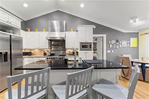 8450 Emerald Pointe Ln, Gainesville, GA 30506 - Photo 14