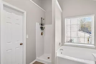 4406 Ravenwood Dr, Union City, GA 30291 - Photo 24