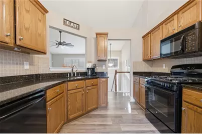 20 Miners Point SE, Acworth, GA 30102 - Photo 6