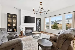 709 Michigan Cir, Hoschton, GA 30548 - Photo 6