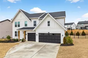 709 Michigan Cir, Hoschton, GA 30548 - Photo 2