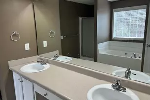 620 Wellington Ln, Monroe, GA 30655 - Photo 8