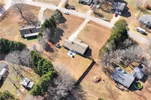 486 Glen Terrace Rd, Auburn, GA 30011 - Photo 12