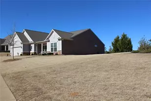 1060 Pebble Crk Rd, Greensboro, GA 30642 - Photo 6