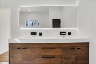 2375 Browns Mill Rd SE, Atlanta, GA 30315 - Photo 38