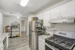 1049 Autumn Crest Dr, Stone Mountain, GA 30083 - Photo 14