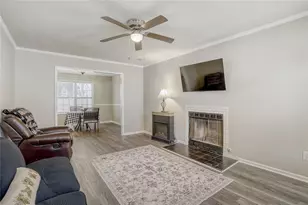 1049 Autumn Crest Dr, Stone Mountain, GA 30083 - Photo 6