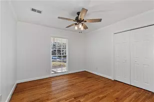 240 Berwick Dr, Atlanta, GA 30328 - Photo 22