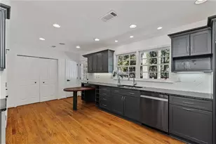 240 Berwick Dr, Atlanta, GA 30328 - Photo 14