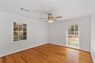 240 Berwick Dr, Atlanta, GA 30328 - Photo 24