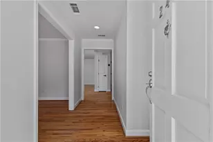 240 Berwick Dr, Atlanta, GA 30328 - Photo 32