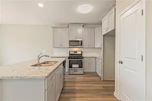 978 Valley Rock Dr, Lithonia, GA 30058 - Photo 6