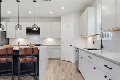 587 Woodland Avenue, Scottdale, GA 30079 - Photo 10