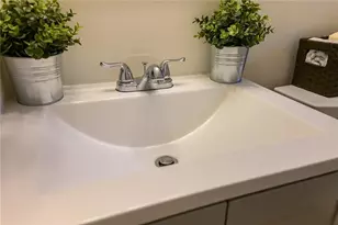 753 Commodore Dr, Atlanta, GA 30318 - Photo 16