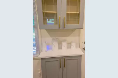 753 Commodore Drive, Atlanta, GA 30318 - Photo 10