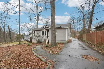 225 Walthall Avenue SE, Marietta, GA 30060 - Photo 2