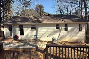 1424 Shadowbrook Dr, Marietta, GA 30062 - Photo 2