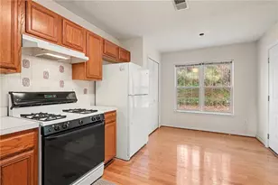 2256 Dresden Green NW, Kennesaw, GA 30144 - Photo 8