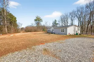 818 Dean Mountain Rd, Cleveland, GA 30528 - Photo 4