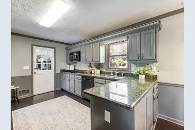 1090 Steeple Run, Lawrenceville, GA 30043 - Photo 4