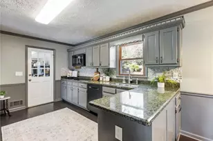 1090 Steeple Run, Lawrenceville, GA 30043 - Photo 4