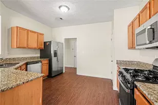 215 Cool Weather Dr, Lawrenceville, GA 30045 - Photo 8