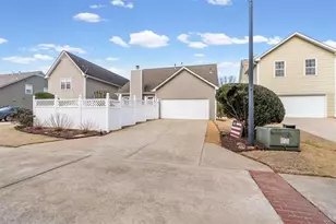 812 Cambron Cmns Trce, Suwanee, GA 30024 - Photo 32