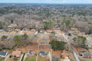 260 Weatherly Dr, Fayetteville, GA 30214 - Photo 2