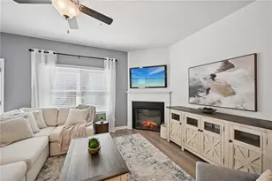 336 Lanier Cir, Woodstock, GA 30189 - Photo 4