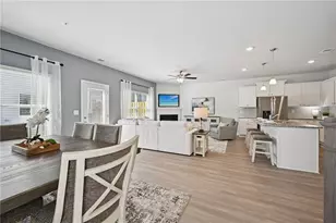 402 Lanier Cir, Woodstock, GA 30189 - Photo 6