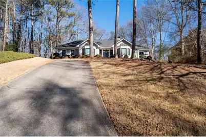 3591 Wynterset Drive, Snellville, GA 30039 - Photo 2