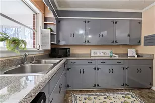 3911 Fraser Cir, Gainesville, GA 30506 - Photo 12