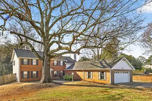 1056 Indian Hills Pkwy NE, Marietta, GA 30068 - Photo 6