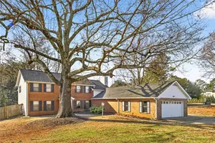 1056 Indian Hills Pkwy NE, Marietta, GA 30068 - Photo 4