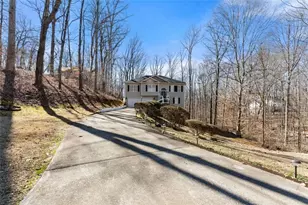 5082 Peach Mountain Cir, Gainesville, GA 30507 - Photo 2