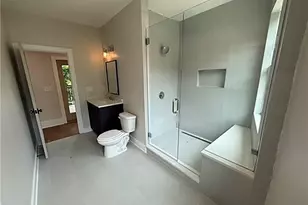 3521 Kingsboro Rd, Atlanta, GA 30326 - Photo 22